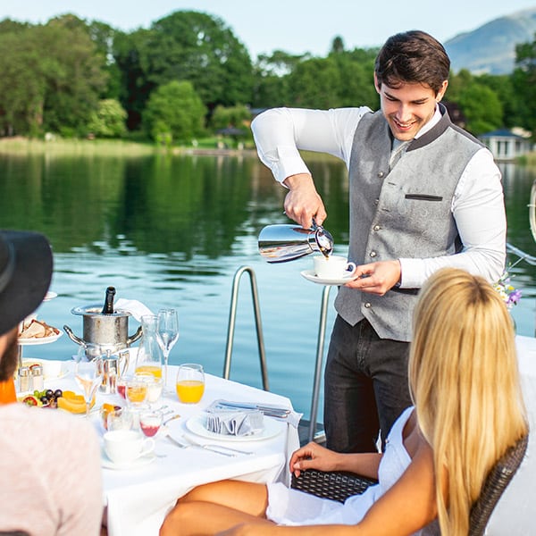 Lehre als Hotel- und Restaurantfachfrau- mann